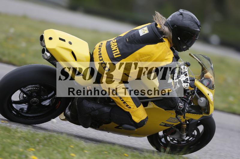 Archiv-2025/08 20.04.2025 Speer Racing ADR/Gruppe gruen/backside